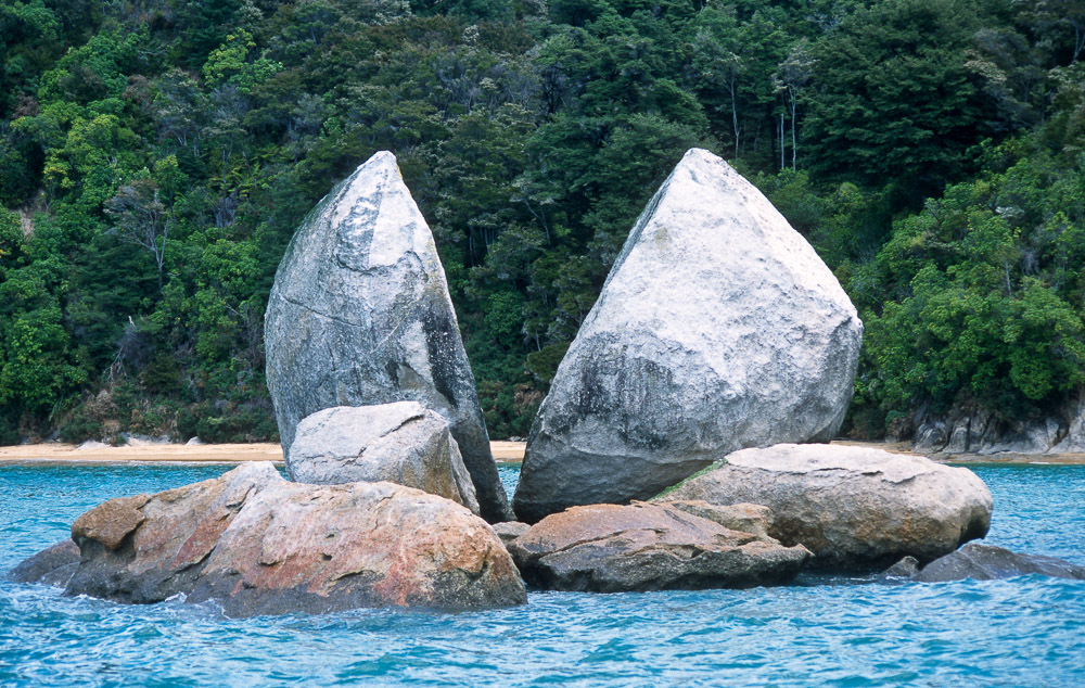 Split Apple Rock - Abel Tasman National Park, New Zealand